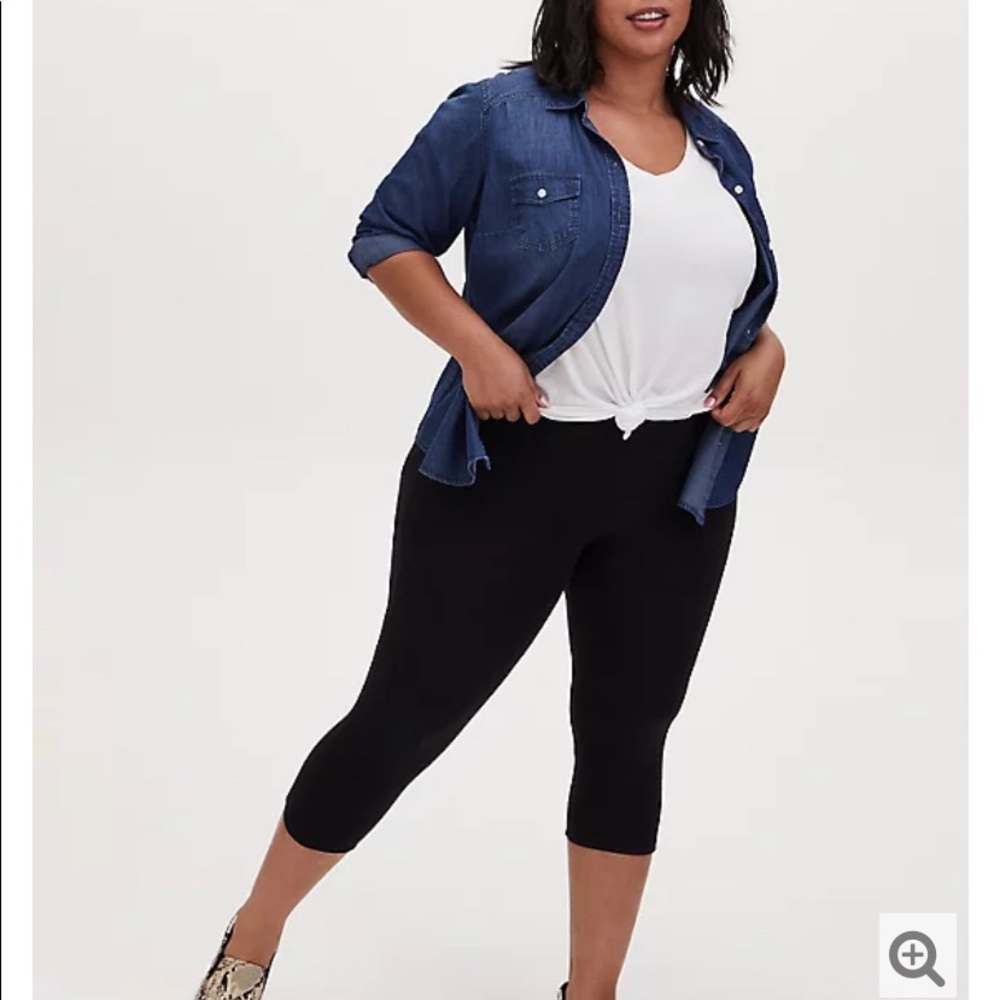 Torrid capris black leggings